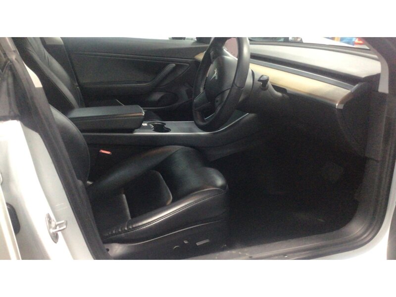 Tesla Model 3 Standard Range Plus Saloon 4dr Electric Auto RWD (241 bhp) Saloon Automatic Electric - U10404