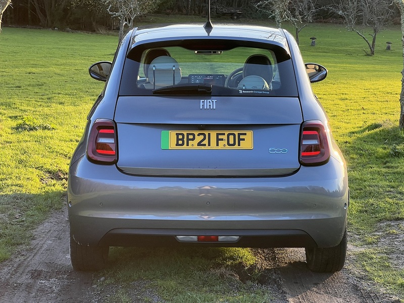 Fiat 500e 42kWh La Prima Hatchback 3dr Electric Auto (118 ps) - U10417