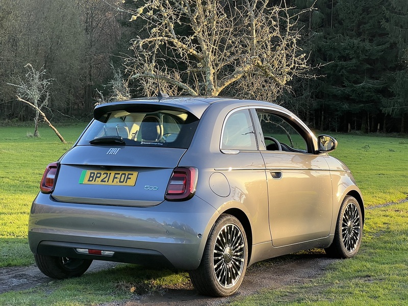 Fiat 500e 42kWh La Prima Hatchback 3dr Electric Auto (118 ps) - U10417