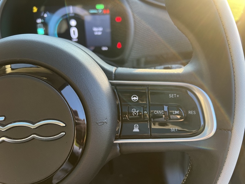 Fiat 500e 42kWh La Prima Hatchback 3dr Electric Auto (118 ps) - U10417