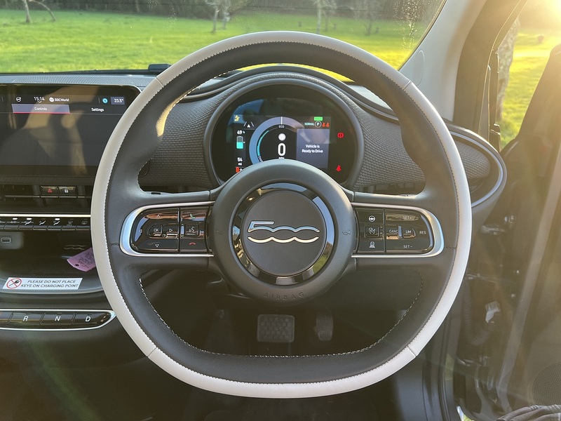 Fiat 500e 42kWh La Prima Hatchback 3dr Electric Auto (118 ps) - U10417