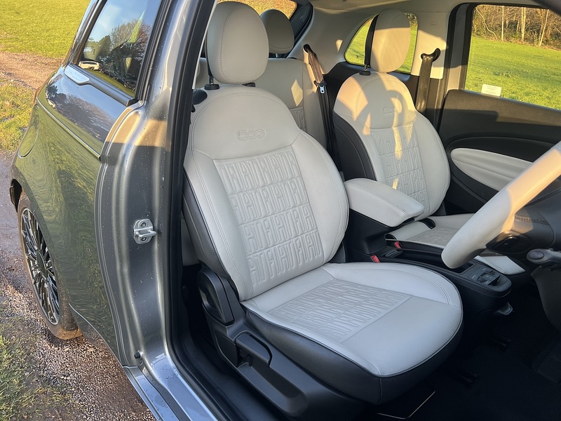 Fiat 500e 42kWh La Prima Hatchback 3dr Electric Auto (118 ps) - U10417