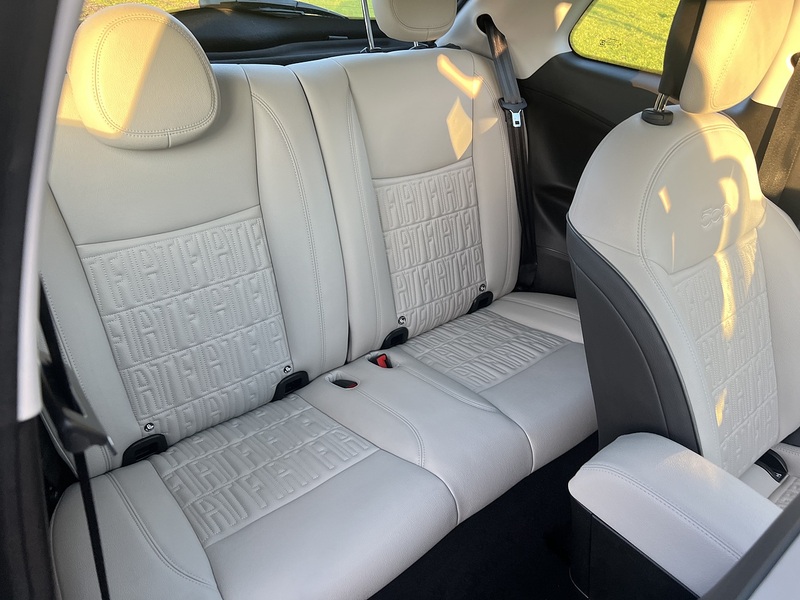 Fiat 500e 42kWh La Prima Hatchback 3dr Electric Auto (118 ps) - U10417