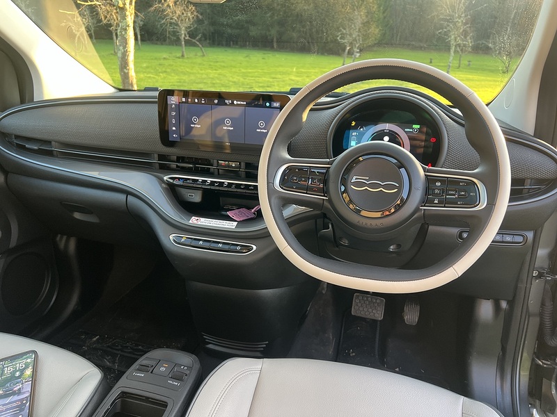 Fiat 500e 42kWh La Prima Hatchback 3dr Electric Auto (118 ps) - U10417