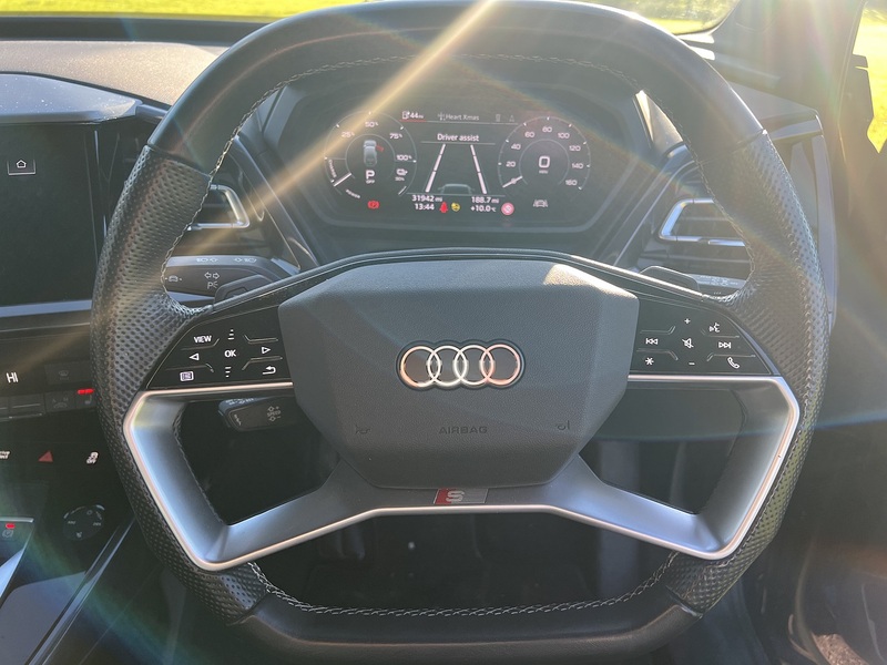 Audi Q4 e-tron 40 S line SUV 5dr Electric Auto 82kWh (204 ps) SUV Automatic Electric - U10436