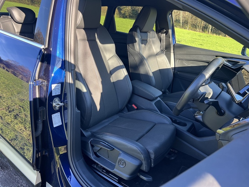 Audi Q4 e-tron 40 S line SUV 5dr Electric Auto 82kWh (204 ps) SUV Automatic Electric - U10436