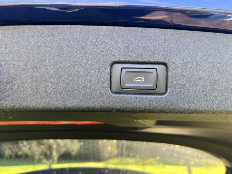 Audi Q4 e-tron 40 S line SUV 5dr Electric Auto 82kWh (204 ps) SUV Automatic Electric - U10436