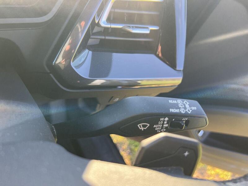 Audi Q4 e-tron 40 S line SUV 5dr Electric Auto 82kWh (204 ps) SUV Automatic Electric - U10436