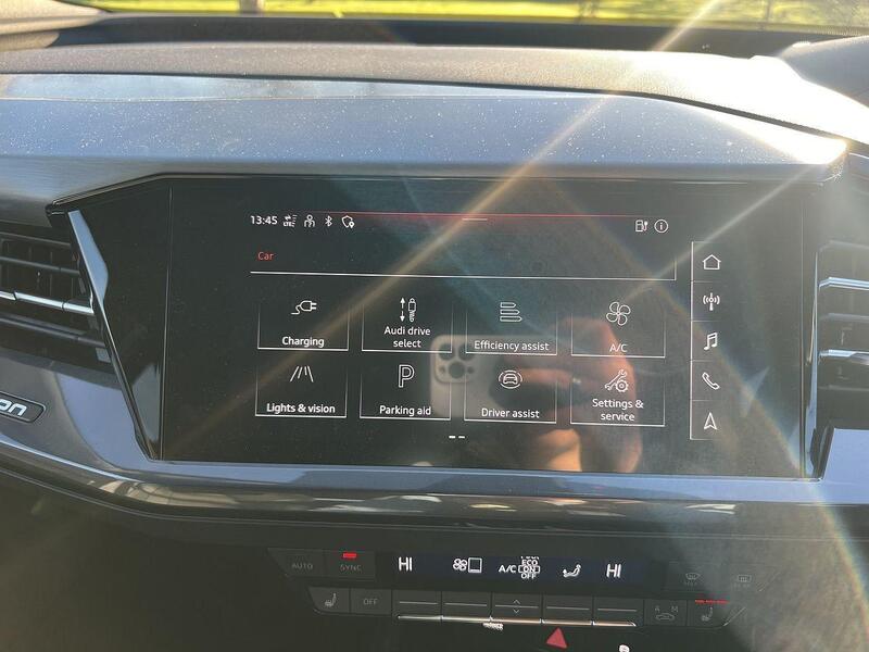 Audi Q4 e-tron 40 S line SUV 5dr Electric Auto 82kWh (204 ps) SUV Automatic Electric - U10436