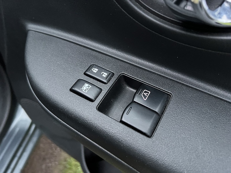 Nissan Micra 1.2 12V Acenta Hatchback 5dr Petrol CVT Euro 5 (80 ps) - U10438