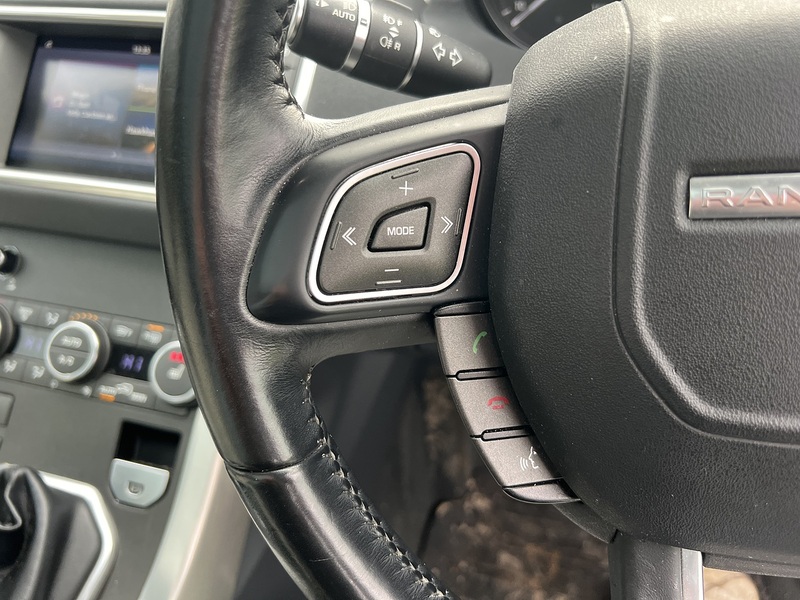 Land Rover Range Rover Evoque 2.0 eD4 SE Tech SUV 5dr Diesel Manual FWD Euro 6 (s/s) (150 ps) - U10453