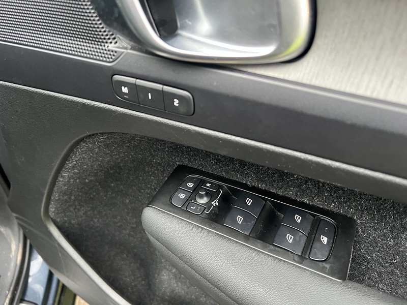 Volvo XC40 1.5h T5 Twin Engine Recharge 10.7kWh Inscription Pro SUV 5dr Petrol Plug-in Hybrid Auto Euro 6 (s/s) - U10461