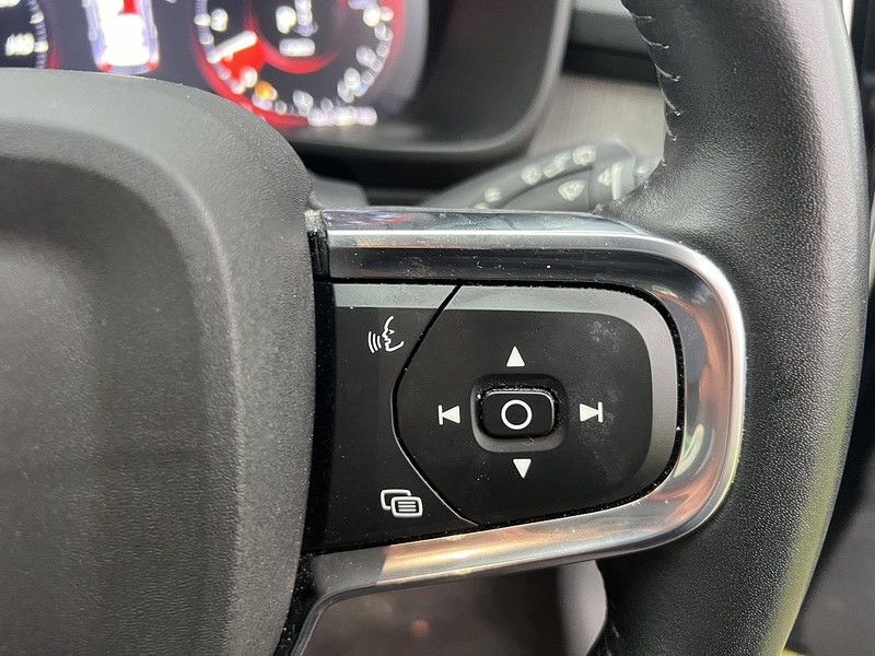 Volvo XC40 1.5h T5 Twin Engine Recharge 10.7kWh Inscription Pro SUV 5dr Petrol Plug-in Hybrid Auto Euro 6 (s/s) - U10461