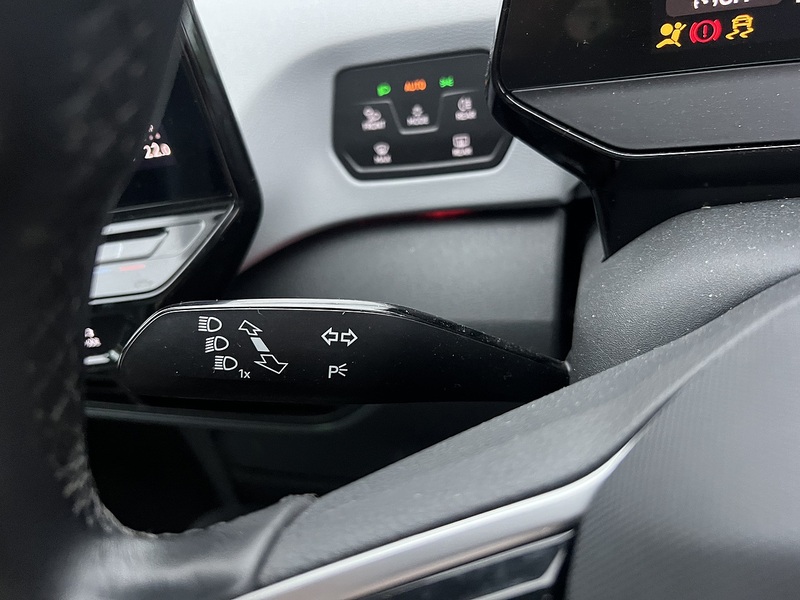 Volkswagen ID.3 Pro Performance 58kWh Family Hatchback 5dr Electric Auto (204 ps) - U10474