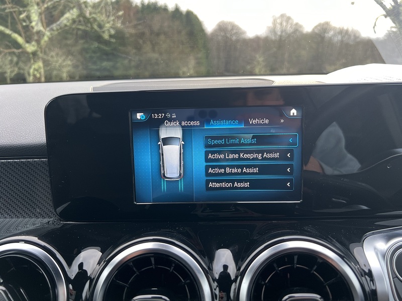 Mercedes-Benz GLB 1.3 GLB200 AMG Line SUV 5dr Petrol 7G-DCT Euro 6 (s/s) (163 ps) - U10477