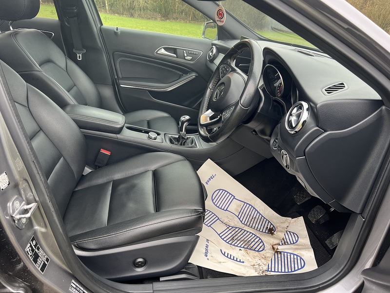 Mercedes-Benz GLA 1.6 GLA200 Sport (Premium Plus) SUV 5dr Petrol Manual Euro 6 (s/s) (156 ps) - U10480