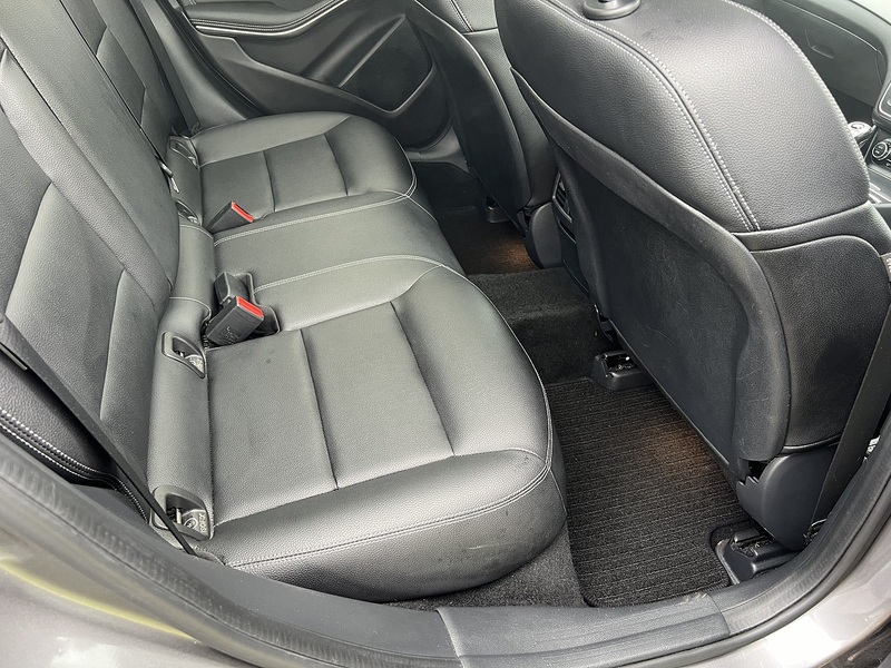 Mercedes-Benz GLA 1.6 GLA200 Sport (Premium Plus) SUV 5dr Petrol Manual Euro 6 (s/s) (156 ps) - U10480