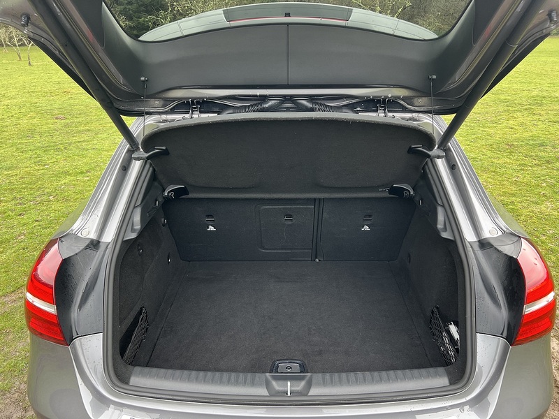 Mercedes-Benz GLA 1.6 GLA200 Sport (Premium Plus) SUV 5dr Petrol Manual Euro 6 (s/s) (156 ps) - U10480