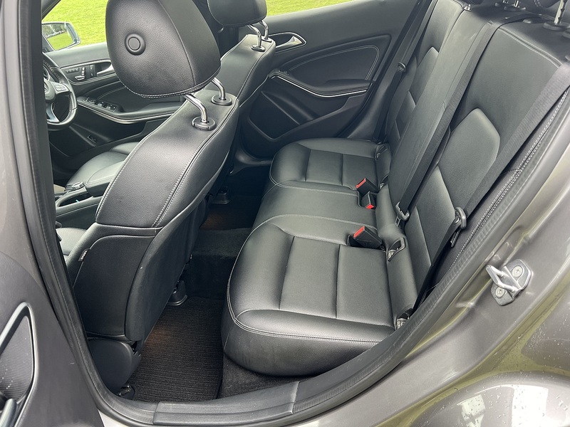 Mercedes-Benz GLA 1.6 GLA200 Sport (Premium Plus) SUV 5dr Petrol Manual Euro 6 (s/s) (156 ps) - U10480