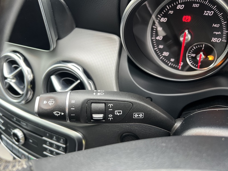 Mercedes-Benz GLA 1.6 GLA200 Sport (Premium Plus) SUV 5dr Petrol Manual Euro 6 (s/s) (156 ps) - U10480