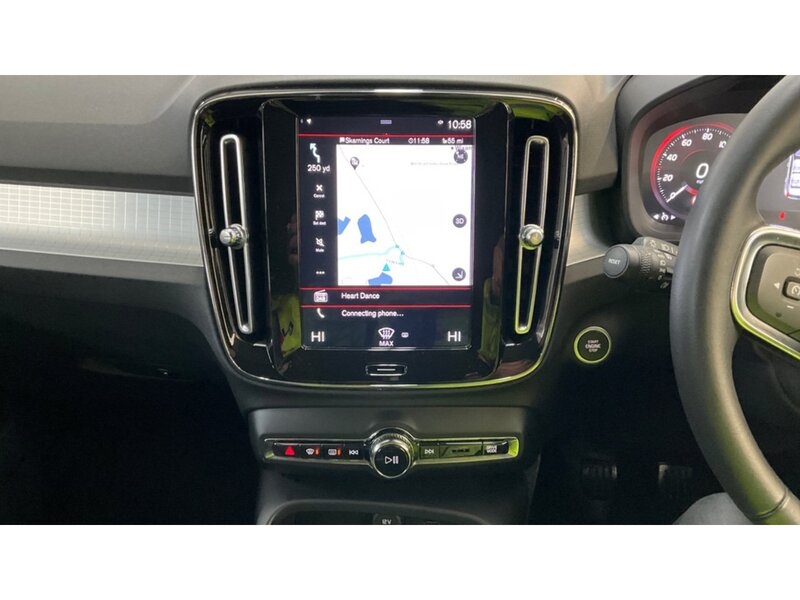 Volvo XC40 2.0 D3 Momentum SUV 5dr Diesel Manual Euro 6 (s/s) (150 ps) - U10492