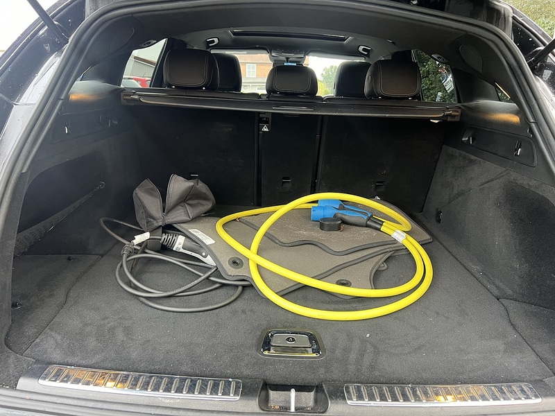 Mercedes-Benz EQC EQC 400 80kWh AMG Line (Premium) SUV 5dr Electric Auto 4MATIC (408 ps) - U10518