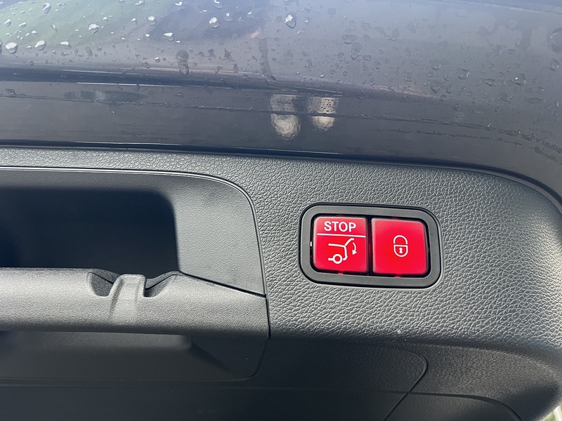 Mercedes-Benz EQC EQC 400 80kWh AMG Line (Premium) SUV 5dr Electric Auto 4MATIC (408 ps) - U10518