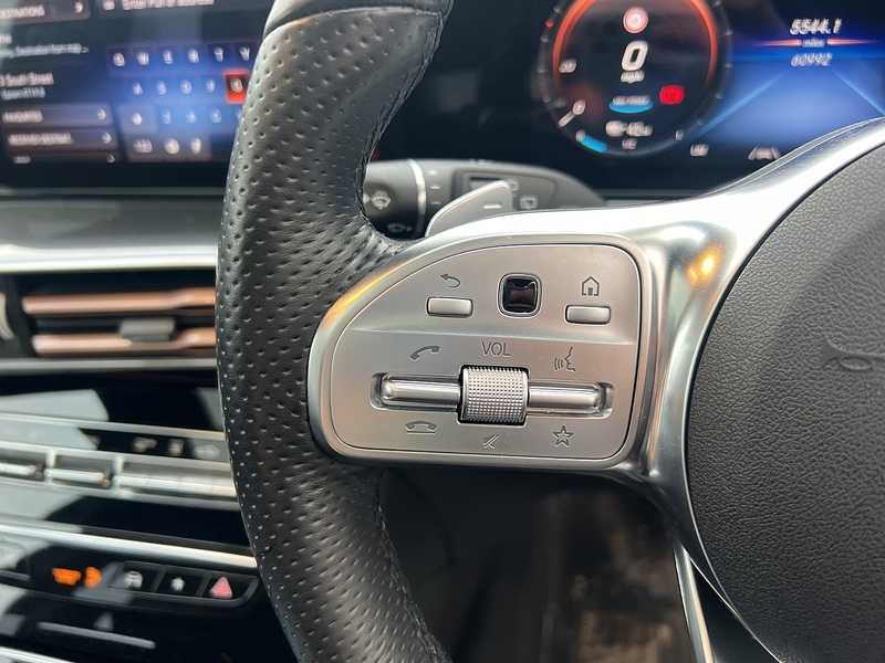 Mercedes-Benz EQC EQC 400 80kWh AMG Line (Premium) SUV 5dr Electric Auto 4MATIC (408 ps) - U10518