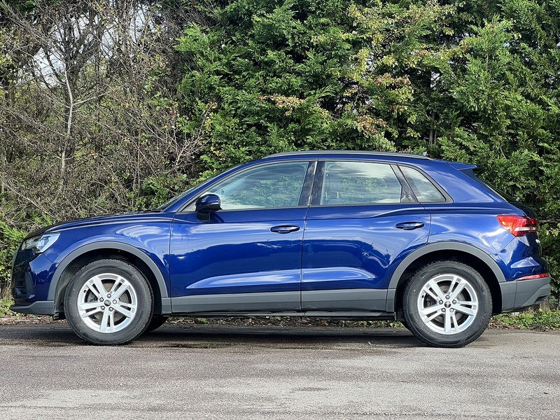 Audi Q3 1.5 TFSI CoD 35 Technik SUV 5dr Petrol Manual Euro 6 (s/s) (150 ps) SUV Manual Petrol - U10549