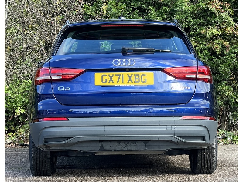 Audi Q3 1.5 TFSI CoD 35 Technik SUV 5dr Petrol Manual Euro 6 (s/s) (150 ps) SUV Manual Petrol - U10549