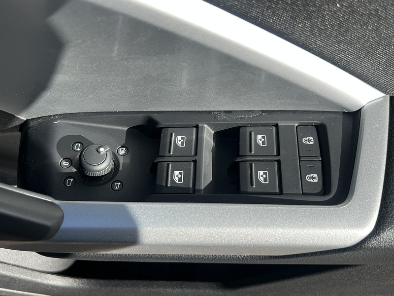 Audi Q3 1.5 TFSI CoD 35 Technik SUV 5dr Petrol Manual Euro 6 (s/s) (150 ps) SUV Manual Petrol - U10549