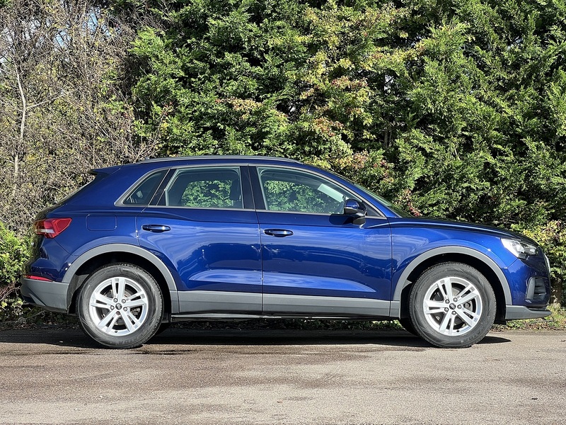Audi Q3 1.5 TFSI CoD 35 Technik SUV 5dr Petrol Manual Euro 6 (s/s) (150 ps) SUV Manual Petrol - U10549