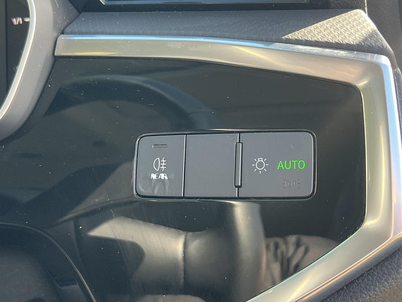 Audi Q3 1.5 TFSI CoD 35 Technik SUV 5dr Petrol Manual Euro 6 (s/s) (150 ps) SUV Manual Petrol - U10549