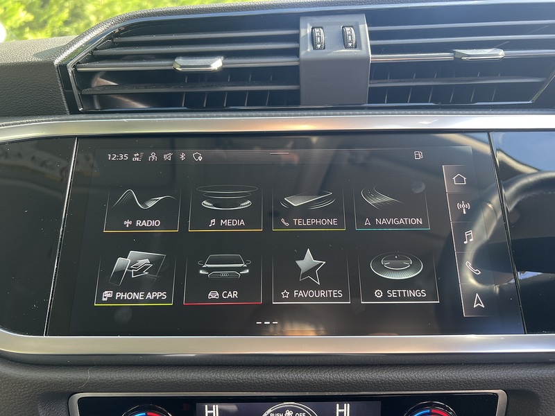 Audi Q3 1.5 TFSI CoD 35 Technik SUV 5dr Petrol Manual Euro 6 (s/s) (150 ps) SUV Manual Petrol - U10549