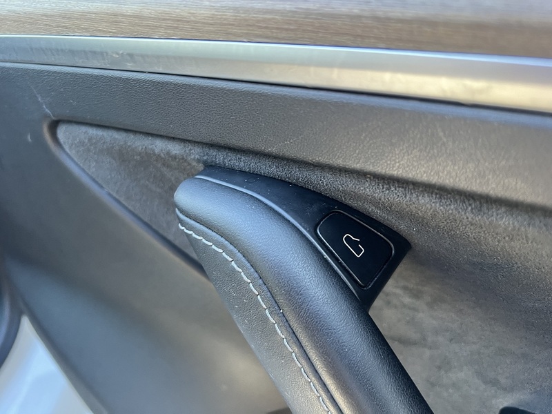 Tesla Model 3 (Dual Motor) Long Range Saloon 4dr Electric Auto 4WDE (346 ps) - U10550