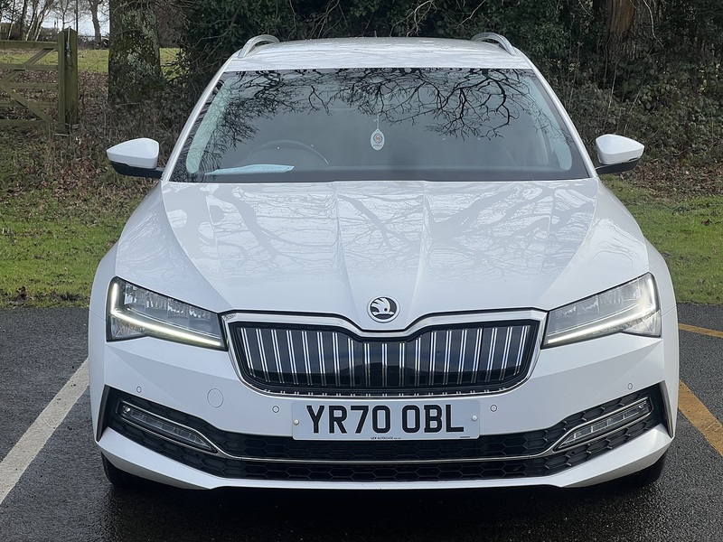 Skoda Superb 1.4 TSI iV 13kWh SE Technology Estate 5dr Petrol Plug-in Hybrid DSG Euro 6 (s/s) (218 ps) - U10564