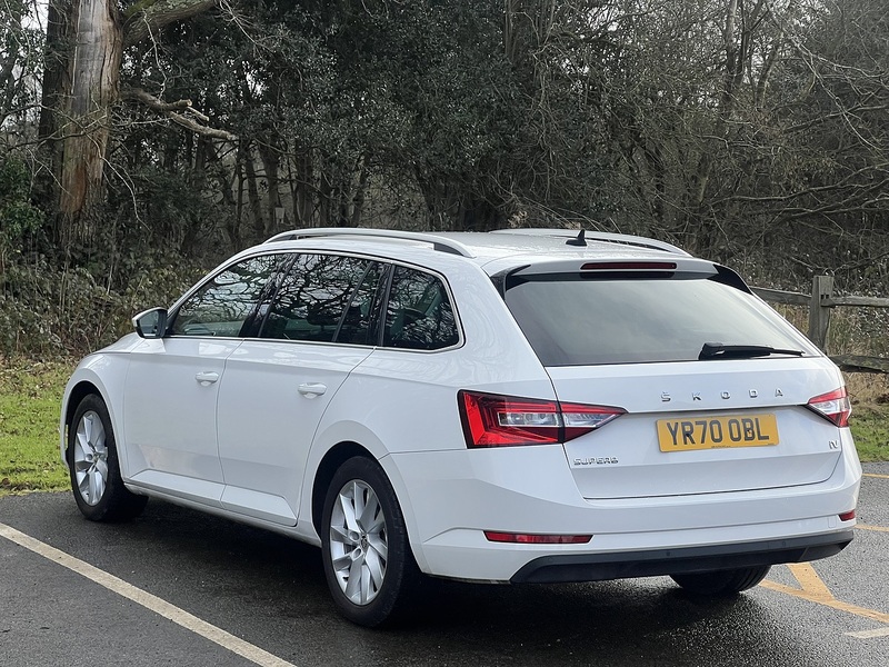 Skoda Superb 1.4 TSI iV 13kWh SE Technology Estate 5dr Petrol Plug-in Hybrid DSG Euro 6 (s/s) (218 ps) - U10564