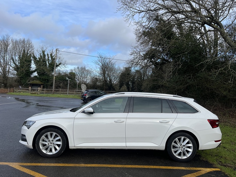 Skoda Superb 1.4 TSI iV 13kWh SE Technology Estate 5dr Petrol Plug-in Hybrid DSG Euro 6 (s/s) (218 ps) - U10564