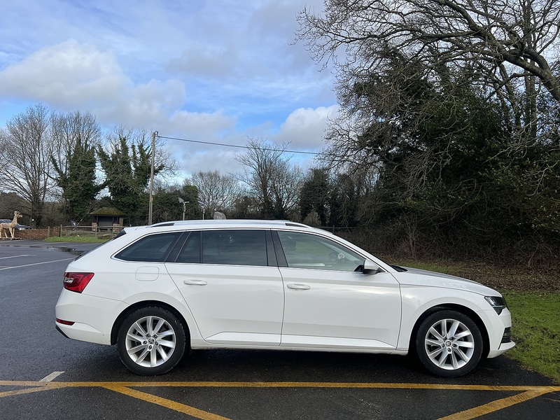 Skoda Superb 1.4 TSI iV 13kWh SE Technology Estate 5dr Petrol Plug-in Hybrid DSG Euro 6 (s/s) (218 ps) - U10564