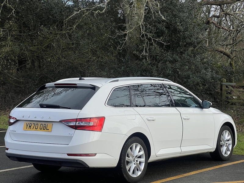 Skoda Superb 1.4 TSI iV 13kWh SE Technology Estate 5dr Petrol Plug-in Hybrid DSG Euro 6 (s/s) (218 ps) - U10564