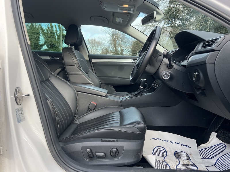 Skoda Superb 1.4 TSI iV 13kWh SE Technology Estate 5dr Petrol Plug-in Hybrid DSG Euro 6 (s/s) (218 ps) - U10564