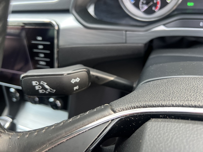 Skoda Superb 1.4 TSI iV 13kWh SE Technology Estate 5dr Petrol Plug-in Hybrid DSG Euro 6 (s/s) (218 ps) - U10564