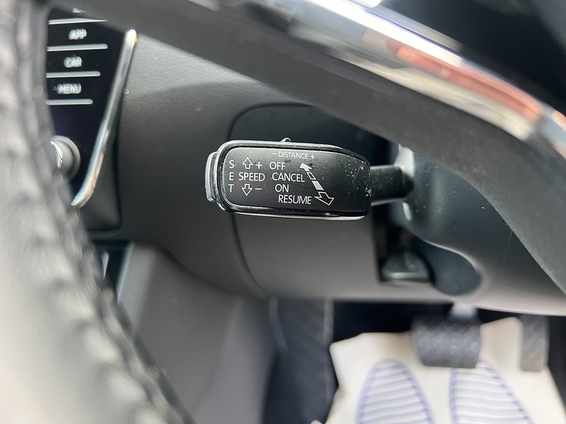 Skoda Superb 1.4 TSI iV 13kWh SE Technology Estate 5dr Petrol Plug-in Hybrid DSG Euro 6 (s/s) (218 ps) - U10564