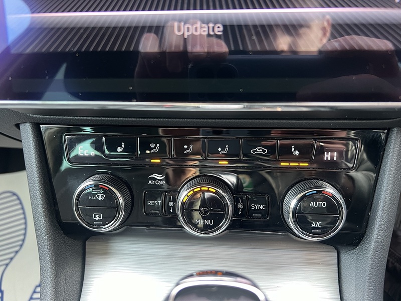 Skoda Superb 1.4 TSI iV 13kWh SE Technology Estate 5dr Petrol Plug-in Hybrid DSG Euro 6 (s/s) (218 ps) - U10564