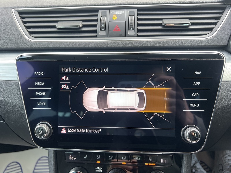 Skoda Superb 1.4 TSI iV 13kWh SE Technology Estate 5dr Petrol Plug-in Hybrid DSG Euro 6 (s/s) (218 ps) - U10564