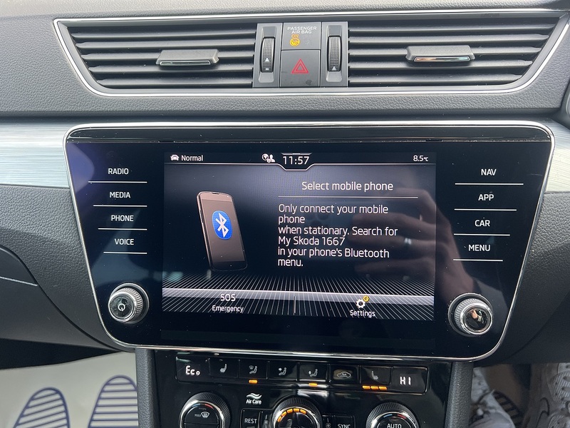 Skoda Superb 1.4 TSI iV 13kWh SE Technology Estate 5dr Petrol Plug-in Hybrid DSG Euro 6 (s/s) (218 ps) - U10564