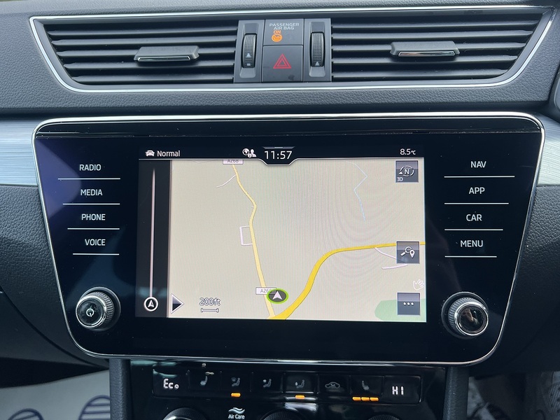 Skoda Superb 1.4 TSI iV 13kWh SE Technology Estate 5dr Petrol Plug-in Hybrid DSG Euro 6 (s/s) (218 ps) - U10564