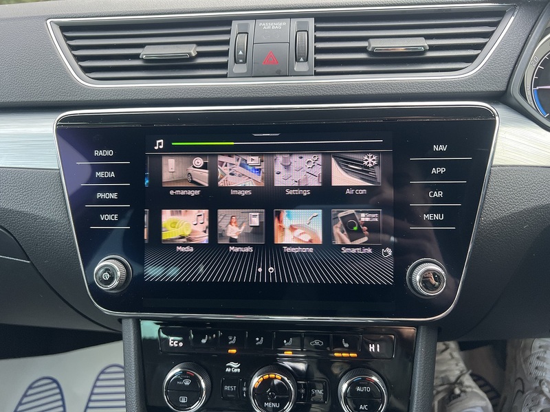 Skoda Superb 1.4 TSI iV 13kWh SE Technology Estate 5dr Petrol Plug-in Hybrid DSG Euro 6 (s/s) (218 ps) - U10564