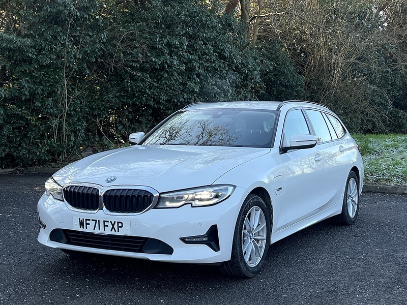 BMW 3 Series 2.0 330e 12kWh SE Pro Touring 5dr Petrol Plug-in Hybrid Auto Euro 6 (s/s) (292 ps) - U10580