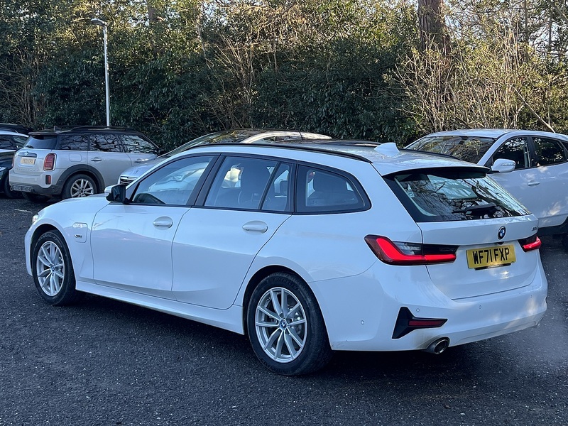 BMW 3 Series 2.0 330e 12kWh SE Pro Touring 5dr Petrol Plug-in Hybrid Auto Euro 6 (s/s) (292 ps) - U10580